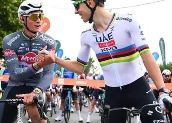 Teleurgesteld? Van der Poel reageert na debuut in Dauphiné