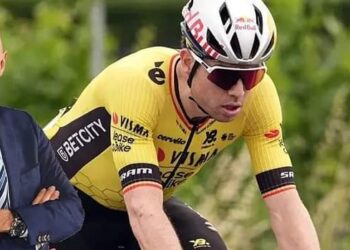 Wuyts met opvallende uitspraak over Van Aert: “Hij blaast Van der Poel weg”