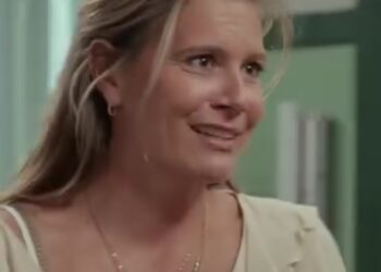 Er heerst volop enthousiasme onder de fans van de populaire Vlaamse soap Familie, nu een nieuw personage zijn intrede doet in de reeks. Kiki, gespeeld door actrice Nathalie, weet nu al harten te veroveren met haar warme, opgewekte en trouwe persoonlijkheid.