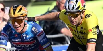 In een opvallende en controversiële uitspraak heeft een bekende concurrent de Belgische wielerhelden Wout Van Aert en Remco Evenepoel volledig afgeschreven. Volgens hem maken ze “volledig geen kans” in de komende grote koersen.Volledige details hier👇