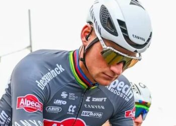 Van der Poel stevig bekritiseerd na atypische Tourvoorbereiding: “Respectloos”