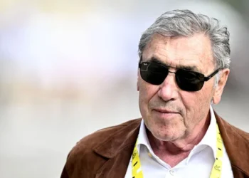 “In het begin kwam er niemand helpen” – Eddy Merckx doet zijn verhaal over recente valpartij en herstel