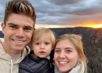 Wout van Aert verrast Sarah De Bie met speciaal geschenk en hartverwarmende boodschap op haar verjaardag vandaag “Jij bent mijn grootste steun, mijn rots en de liefde van mijn leven”…