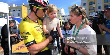Wouts Wonder: Emotioneel eerbetoon van Sarah Van Aert na historisch wereldrecord in de Giro d’Italia