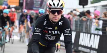 In een grote tegenvaller voor wielerfans en zijn ploeg, heeft de Belgische wielerster Wout van Aert naar verluidt een nieuwe blessure opgelopen tijdens een trainingssessie, slechts enkele dagen voor de start van de Critérium du Dauphiné 2025.