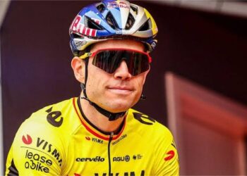 De Belgische wielerster Wout van Aert heeft officieel zijn contract verlengd, tot grote vreugde van zijn fans en met een belangrijke versterking voor de toekomst van zijn ploeg.