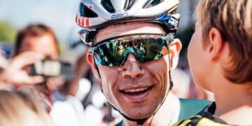 In een ontroerend bericht dat wielerfans over de hele wereld heeft geraakt, heeft de Belgische wielerster Wout van Aert zijn supporters bedankt voor hun onvoorwaardelijke steun tijdens zijn carrière.