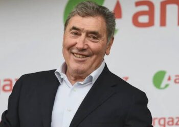 Eddy Merckx mengt zich in G.O.A.T-debat: “Tussen Wout van Aert en Mathieu van der Poel…”