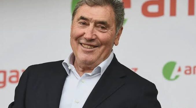 Eddy Merckx mengt zich in G.O.A.T-debat: “Tussen Wout van Aert en Mathieu van der Poel…”