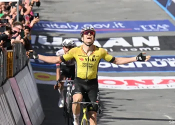 “Gemiddeld? Ik vind zijn seizoen uitstekend”: Van Aert krijgt steun uit onverwachte Franse hoek