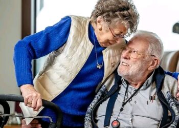 ‘Familie’-actrice Annie Geeraerts (98) gebroken omdat ze laatste wens van overleden partner Paul (93) niet kon vervullen: ‘Ik heb echt mijn best gedaan’..