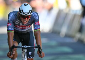 Roxanne Bertels deelt gezondheidsupdate over Mathieu van der Poel na opgave in Tour de France