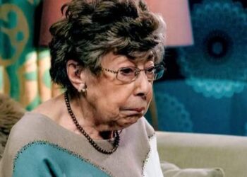 ‘Familie’-ster doet een emotionele onthulling: “Wat als ze mij beu worden?” – Openhartige bekentenis van publiekslieveling ‘Bomma’