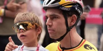 Wout van Aert verrast zoontje Georges met hartverwarmend cadeau na zware Tourrit