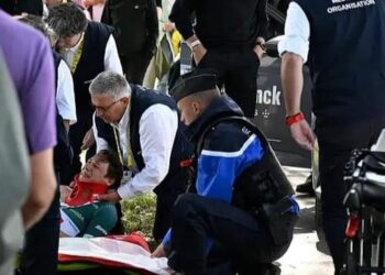 Na de huiveringwekkende valpartij van zijn ploeggenoot Jasper Philipsen is de Nederlandse wielerster Mathieu van der Poel naar voren gekomen met een ontroerende en emotionele boodschap van steun.