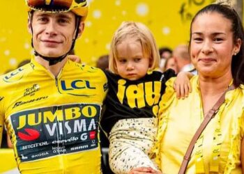 Verbazing in Denemarken na Explosief Interview van Vingegaards Vrouw: “Ijzersterk Statement over Van Aert”