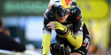 Wout van Aert spaart zich bewust in tijdrit: “Ik moet slim omgaan met mijn krachten”