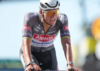 Van der Poel Terug in het Geel in de Tour: “Ik Heb er Spijt van”