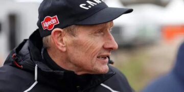 Adrie van der Poel doet opvallende oproep aan zoon Mathieu: “Zet dat nu even opzij”