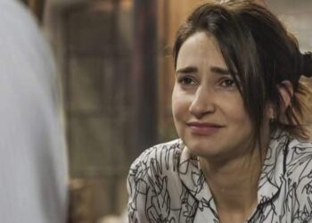 Jasmijn Van Hoof, vooral bekend als Stefanie uit de populaire VTM-serie Familie, overweegt een opvallende wending in haar carrière.