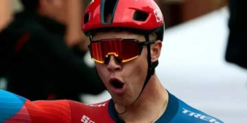 Milan sprint overtuigend naar winst in Laval, Van Aert verrassend tweede