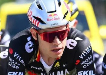 Wout van Aert maakt staalhard komaf met journalisten