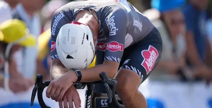 ‘Waaierrit in de Tour krijgt opmerkelijk staartje voor Van der Poel’