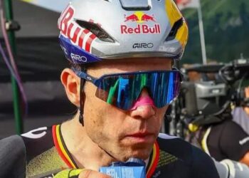 Wout van Aert stuurt krachtige boodschap naar Van der Poel na gedurfde aanval in Tour de France