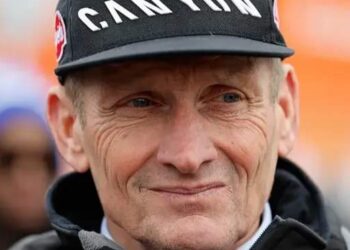 Van der Poel bedrogen? Vader Adrie wijst de schuldige aan “Mathieu verloor niet zomaar tijd — hij werd in een moeilijke positie gebracht door iemand die zijn rug had moeten dekken,”