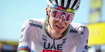 “Pogacar deelt sneer uit aan Van Aert na nieuwe zege”