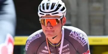 “Van der Poel betrapt? Onhandige uitvlucht lekt uit na misgelopen Tourzege”