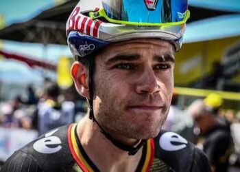 Van Aert furieus: “Dat is echt belachelijk”