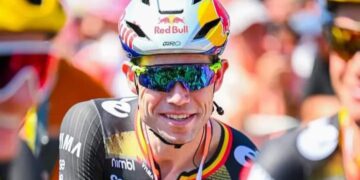 Ondanks een uitdagende Tour de France tot nu toe, is Wout van Aert nog lang niet klaar. De Belgische renner van Team Visma-Lease a Bike heeft duidelijk gemaakt dat hij nog steeds grote ambities heeft voor de laatste week van de wedstrijd.