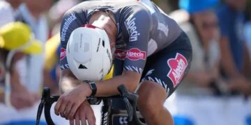 Van der Poel slaat alarm voor rit 15: “Ik ben niet fit”