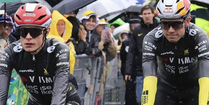 Is er een breuk tussen Wout van Aert en Jonas Vingegaard? Volgers van de Tour de France 2025 merken op dat de twee ploegmaats zelden samen te zien zijn op het parcours. Bovendien lijkt Van Aert zich niet langer op te stellen als trouwe knecht van Vingegaard, een rol die hij de afgelopen jaren altijd loyaal vervulde.👇