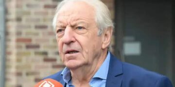 De Cauwer prijst emotionele Tour-triomf van Van Aert: “Mooier wordt het niet”