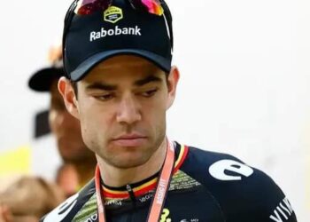 De Belgische wielersensatie Wout van Aert wordt opnieuw geconfronteerd met een tegenslag die hem de afgelopen jaren al meerdere keren parten heeft gespeeld.
