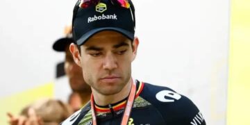 De Belgische wielersensatie Wout van Aert wordt opnieuw geconfronteerd met een tegenslag die hem de afgelopen jaren al meerdere keren parten heeft gespeeld.