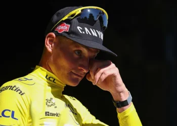 Mathieu van der Poel:“Ik vraag me soms af hoe de anderen zo goed herstellen,” zei hij. “Na een zware rit voel ik me vaak helemaal leeg, en toch zie ik de volgende dag renners opnieuw volle bak gaan alsof er niets is gebeurd.”