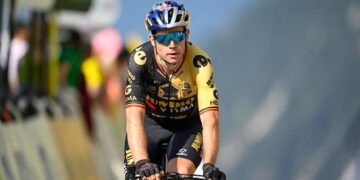 BREAKING:In een ontwikkeling die de wielerwereld op zijn kop zet, heeft de Belgische wielerster Wout van Aert naar verluidt een verbluffende miljoenenovereenkomst getekend met sportgigant Nike.