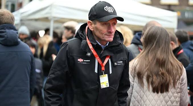 Adrie van der Poel geeft gezondheidsupdate over Mathieu na opgave in Tour de France.”Mijn zoon Mathieu heeft alles gegeven wat hij in zich had tijdens de Tour”