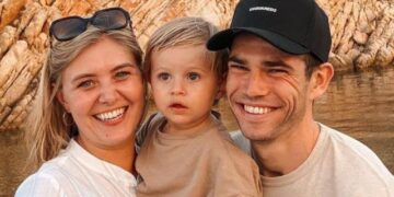 Na een emotionele Tour de France trad de Belgische wielerster Wout van Aert even uit de schijnwerpers om zijn vrouw, Sarah De Bie, te eren. In een ontroerende boodschap bedankte hij haar liefde en steun als de ware basis van zijn succes.