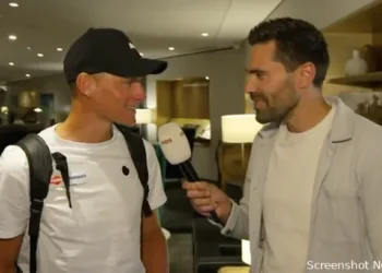 Dumoulin analyseert belangrijke Tour-tijdrit samen met Van der Poel: “Het is eigenlijk best makkelijk”