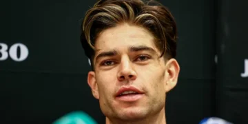Wout van Aert Slaat HARD Terug na Geruchten van Belgische Journalist over Zijn Gezinsleven: “Misschien Moet Je Je Eerder Zorgen Maken over Je Eigen Gezin”
