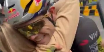 Emotioneel moment: Hartverwarmende boodschap van Sarah De Bie aan Wout van Aert na Tour de France raakt fans en critici