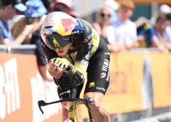 “Ik hoop dat ik hiermee geen sprinters beledig…” – Wout van Aert haalt uit naar Tour de France-organisatie vanwege ‘teleurstellende’ last-minute wijziging in tijdslimiet tijdrit