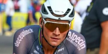 Wielerkampioen Mathieu van der Poel heeft openhartig verteld over een moeilijke periode in zijn leven die nog steeds zwaar op hem drukt.