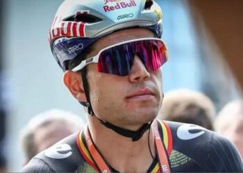 Teleurstelling compleet: Van Aert teruggefloten door Visma