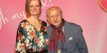 Ray Verhaeghe en Annie Geeraerts vormen samen het oudste soapkoppel ter wereld, maar de acteur heeft nu onthuld wanneer hij zijn rol als “Albert” in Familie zal neerleggen
