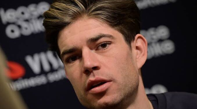 Wout van Aert deed iets de dag na de Tour waar hij veel spijt van heeft: “Ik denk dat dat een slecht idee was”